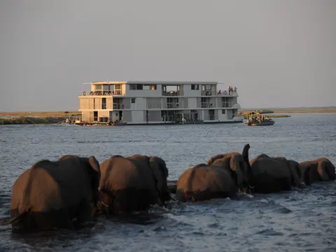 Durch Afrikas Garten Eden Zambezi Queen